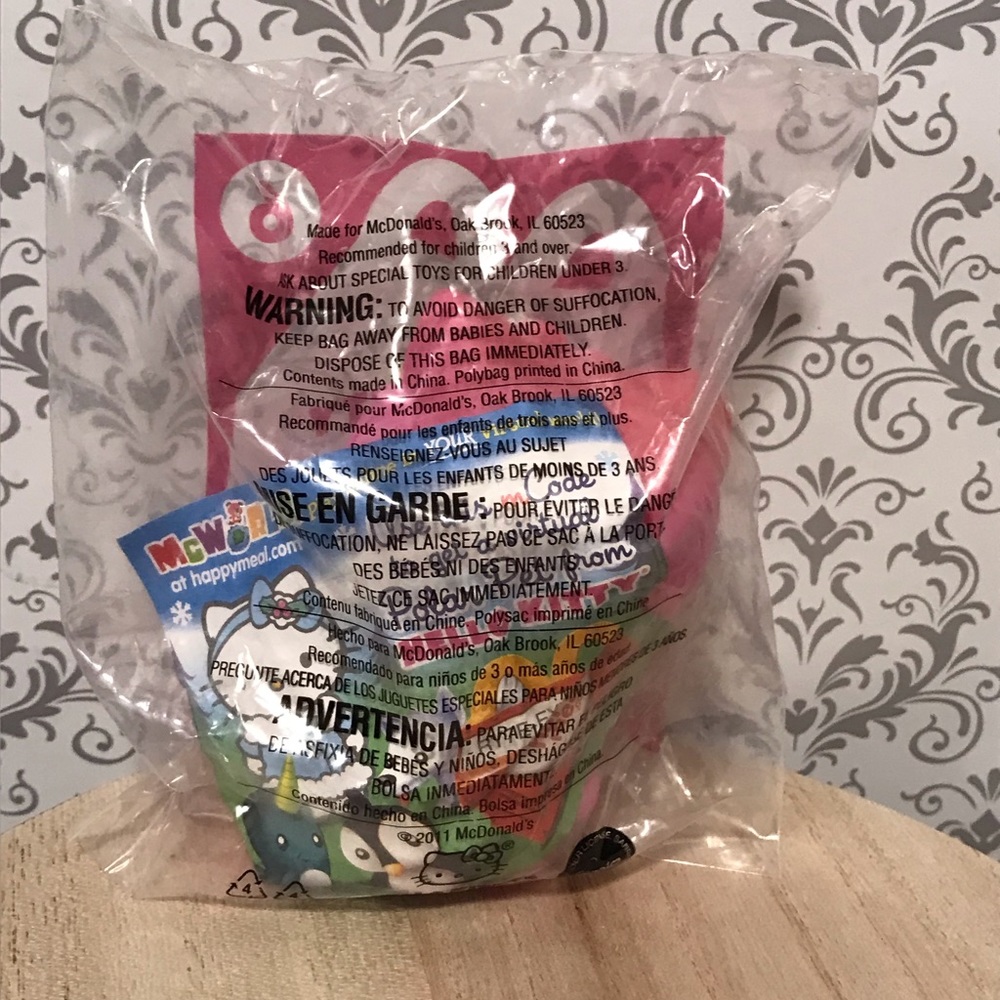 Hello Kitty 2011 Jump Roping - Picture 2 of 2